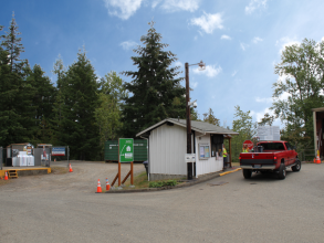 Silverdale Recycling and Garbage Facility Attendant Booth, garbage drop off